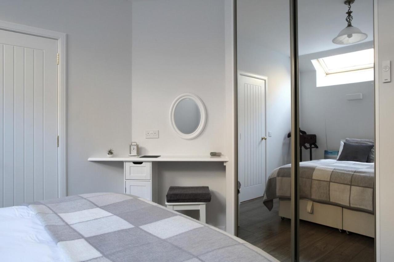 Quiet Ground Floor Mews Flat And Parking Apartment Edinburgh Exterior photo